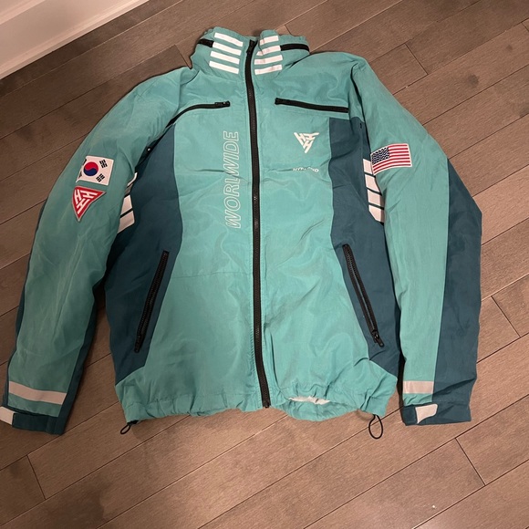 Lightweight jacket - Picture 2 of 4